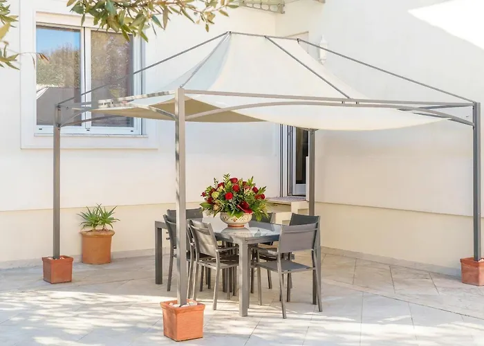 Villa Bianca A Few Steps By The Sea With Exclusive Garden & Jacuzzi